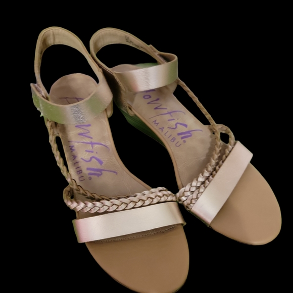 7.5 Metallic Blowfish Wedge Women's Shoe - Picture 2 of 7